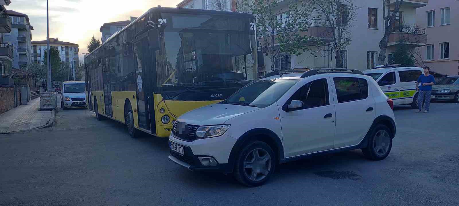 Çorum’da halk otobüsü ile otomobil çarpıştı: 4 yaralı
?v=1