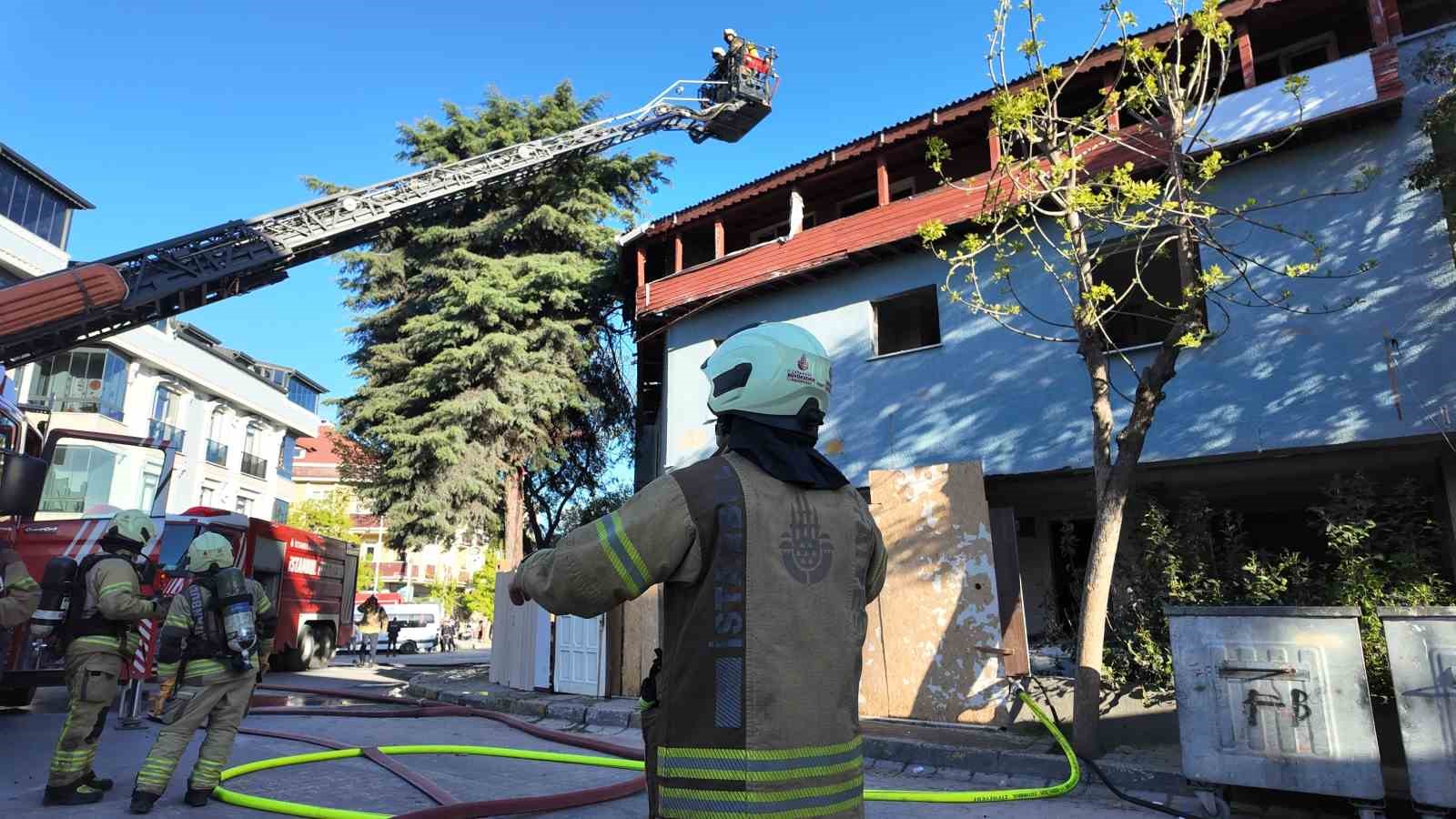 Avcılar’da metruk binada yangın
?v=1