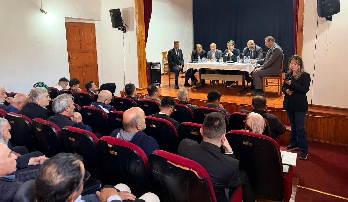 Kemaliye’de Muhtarlar Toplantısı gerçekleştirildi
?v=1