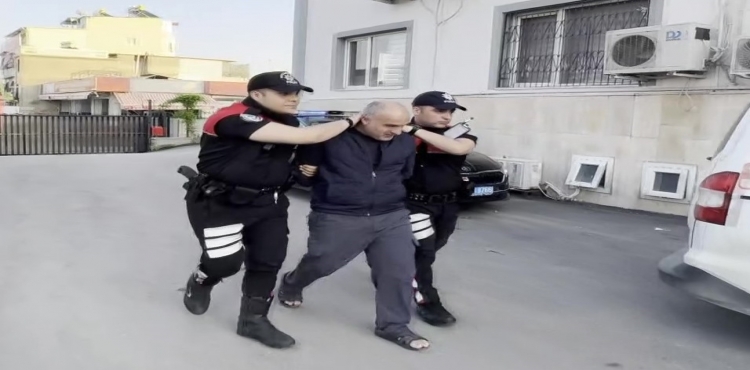 Sahipsiz köpeği sopayla döven şahıs gözaltına alındı?v=1