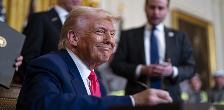 Trump’tan Merz’e:  Ne hakkında konuştuğunu bilmiyor ?v=1