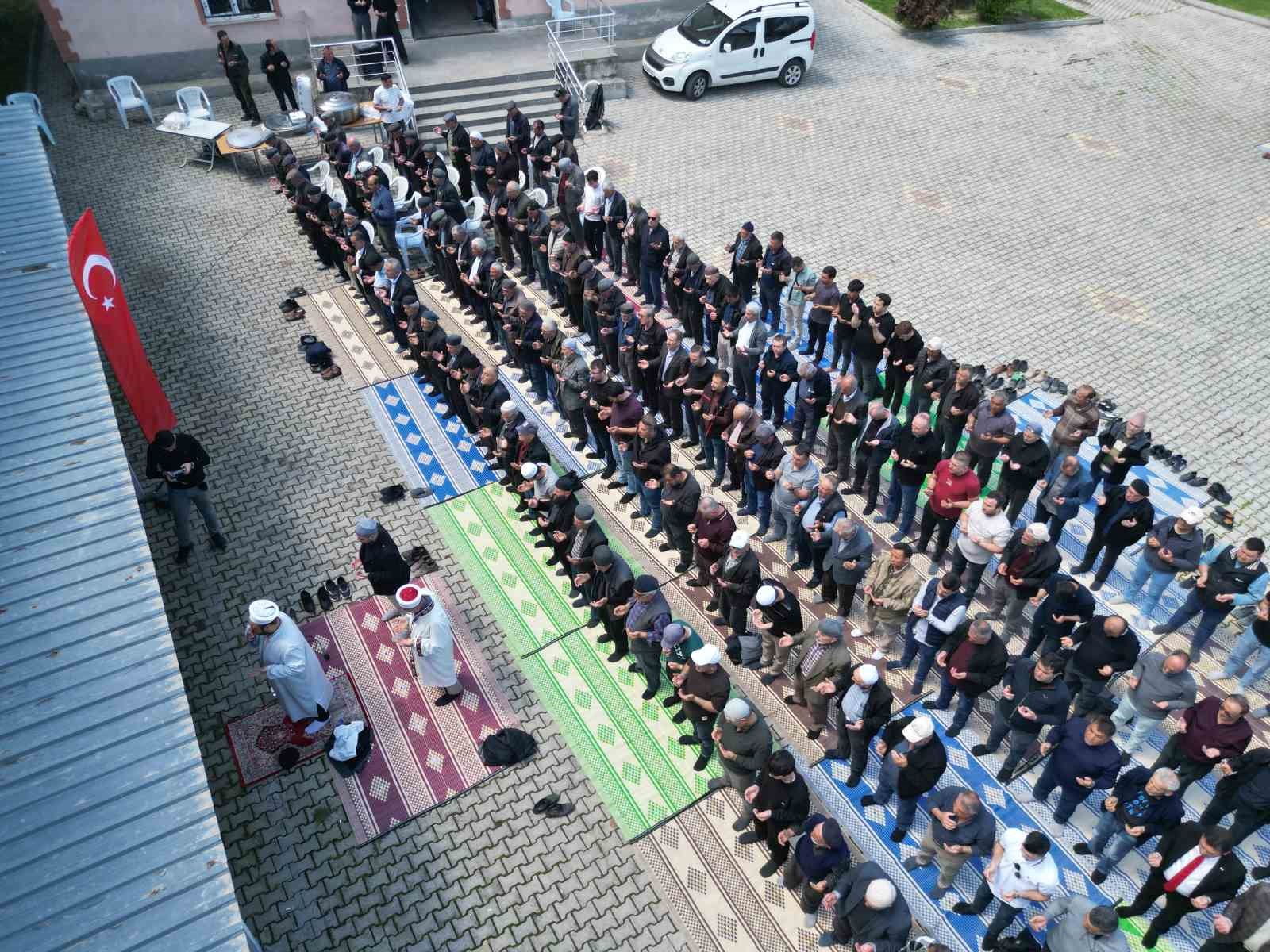 Nasreddin Hoca Mahallesi’nde yağmur ve şükür duası yapıldı
?v=1