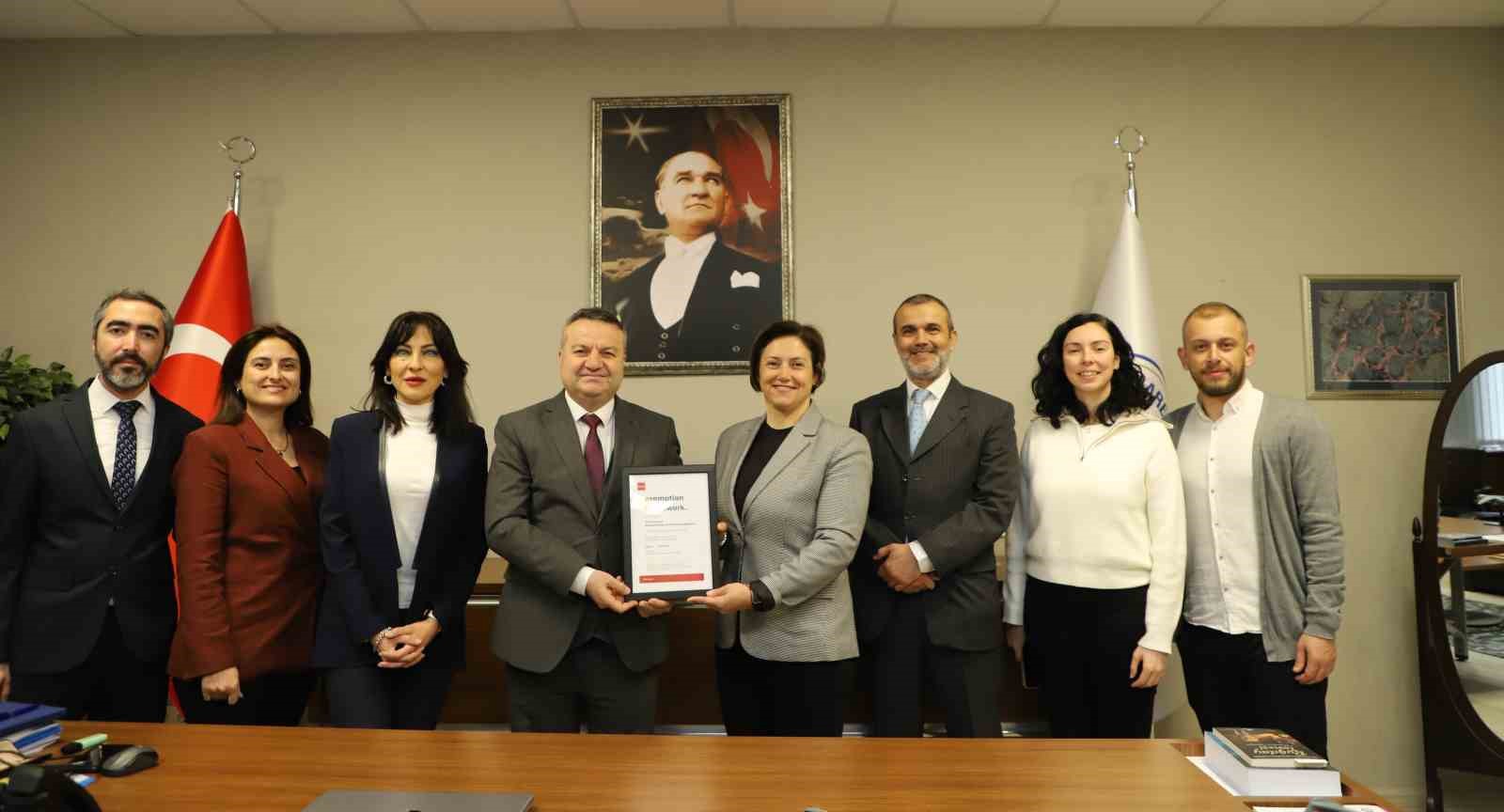 Küresel iş birliği ile mezunlara uluslararası kariyer fırsatı
?v=1