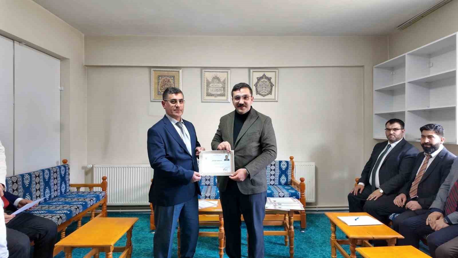 Kaymakam Çamkerten din görevlileriyle bir araya geldi
?v=1