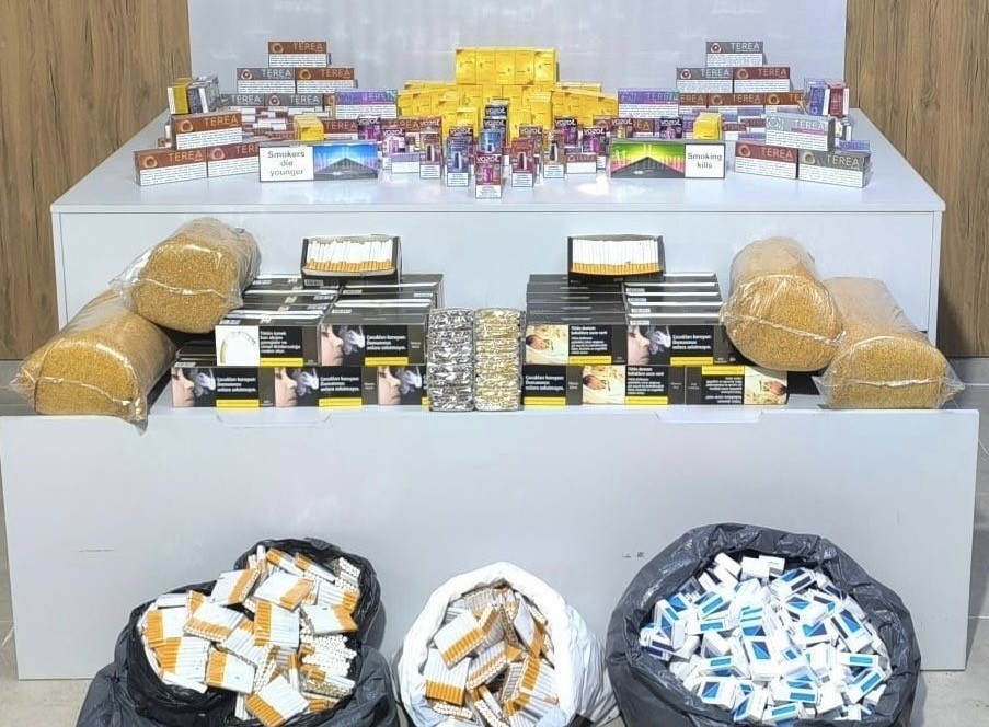 Samsun’da binlerce makaron ve kaçak ürün ele geçirildi
?v=1