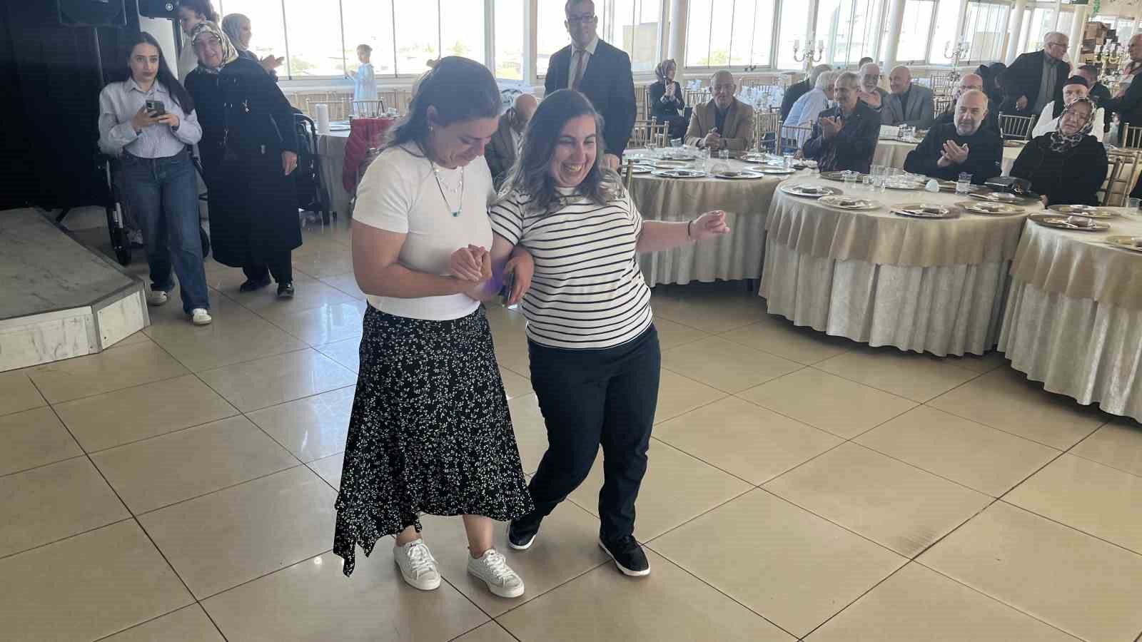 Annenin mutluluk gözyaşları
?v=1