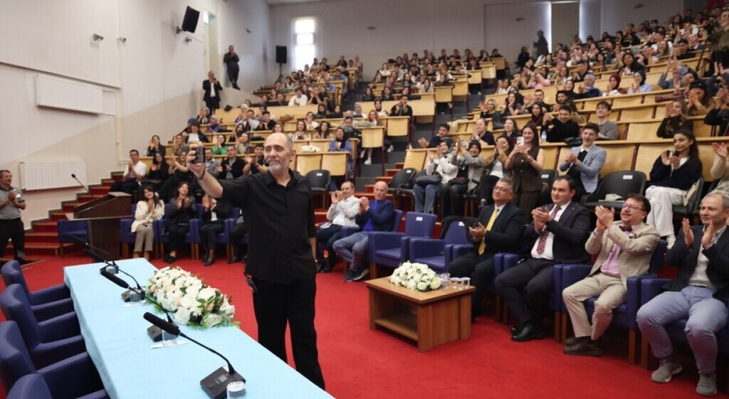 Kütahya’da  Neyin Peşindesin  konulu söyleşi
?v=1