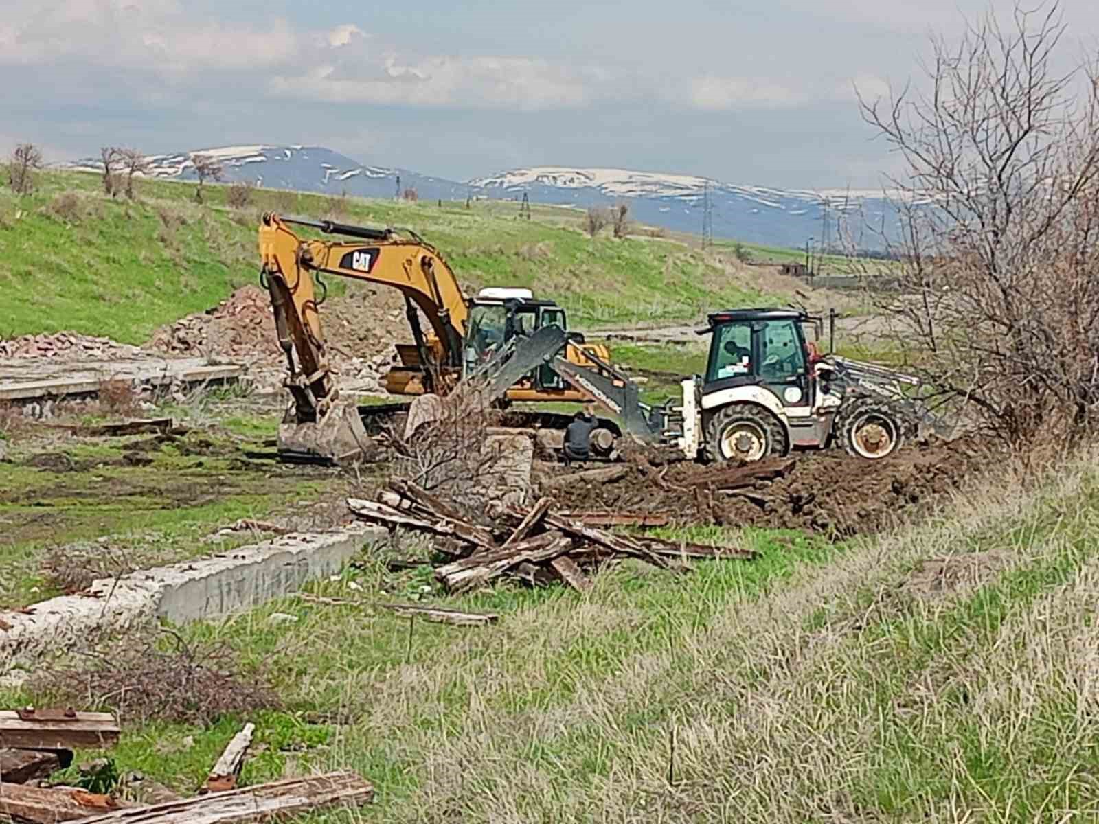 Kars-Gümrü demiryolu hattında çalışmalar başladı
?v=1
