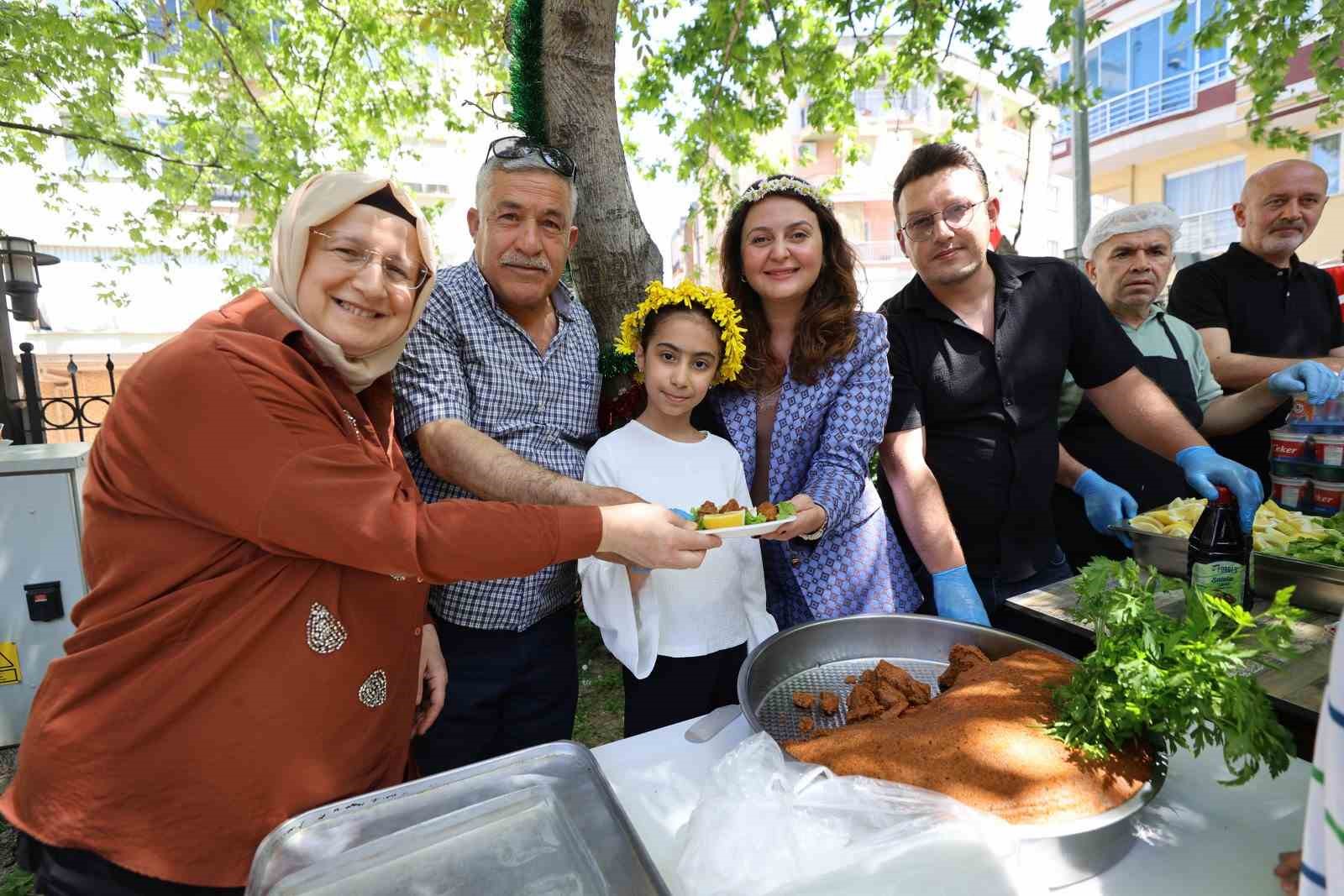 Minik Zeynep’in çiğköfte hayali gerçek oldu
?v=1