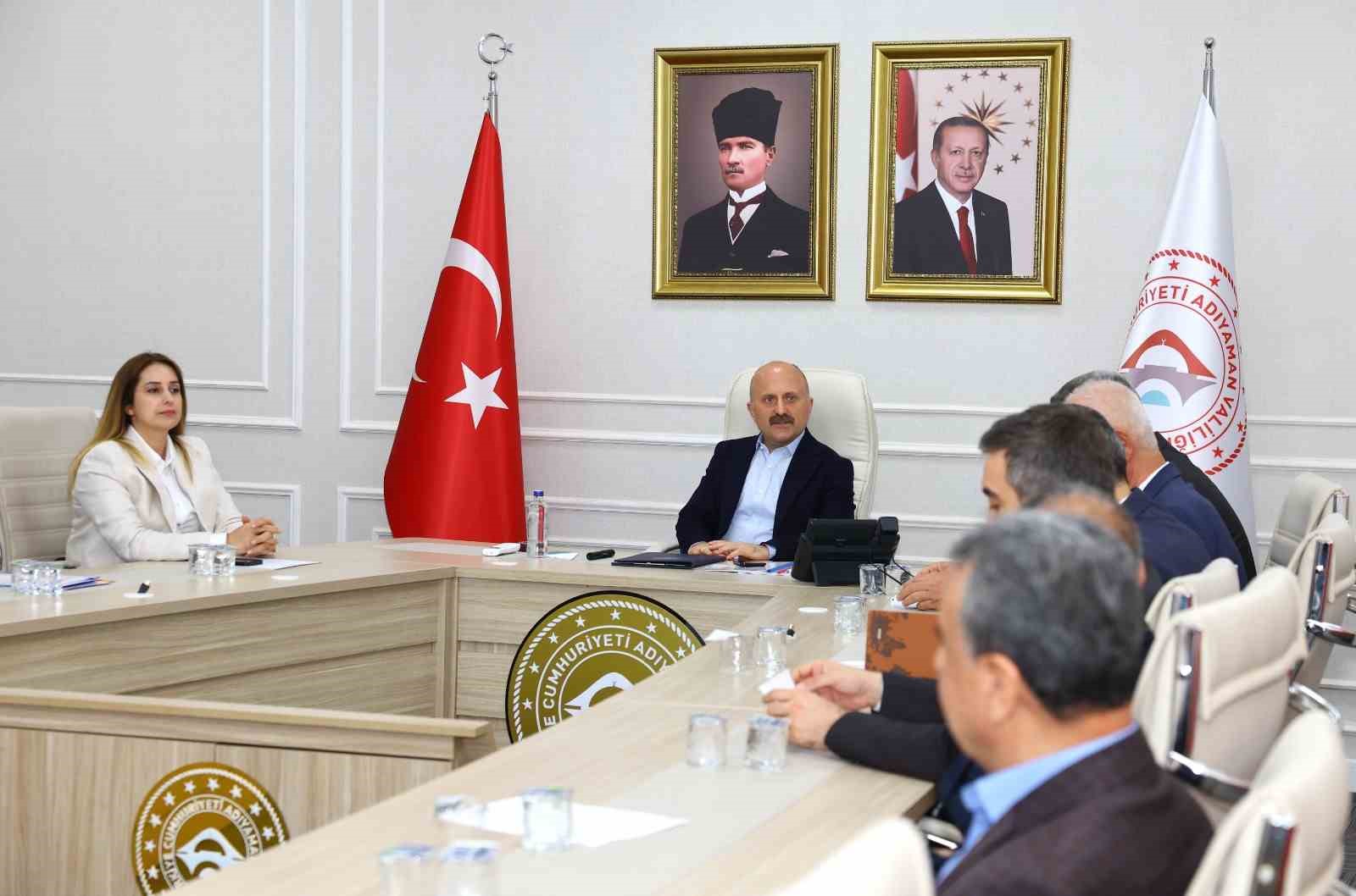 İl istihdam toplantısı Vali Osman Varol başkanlığında gerçekleştirildi
?v=1