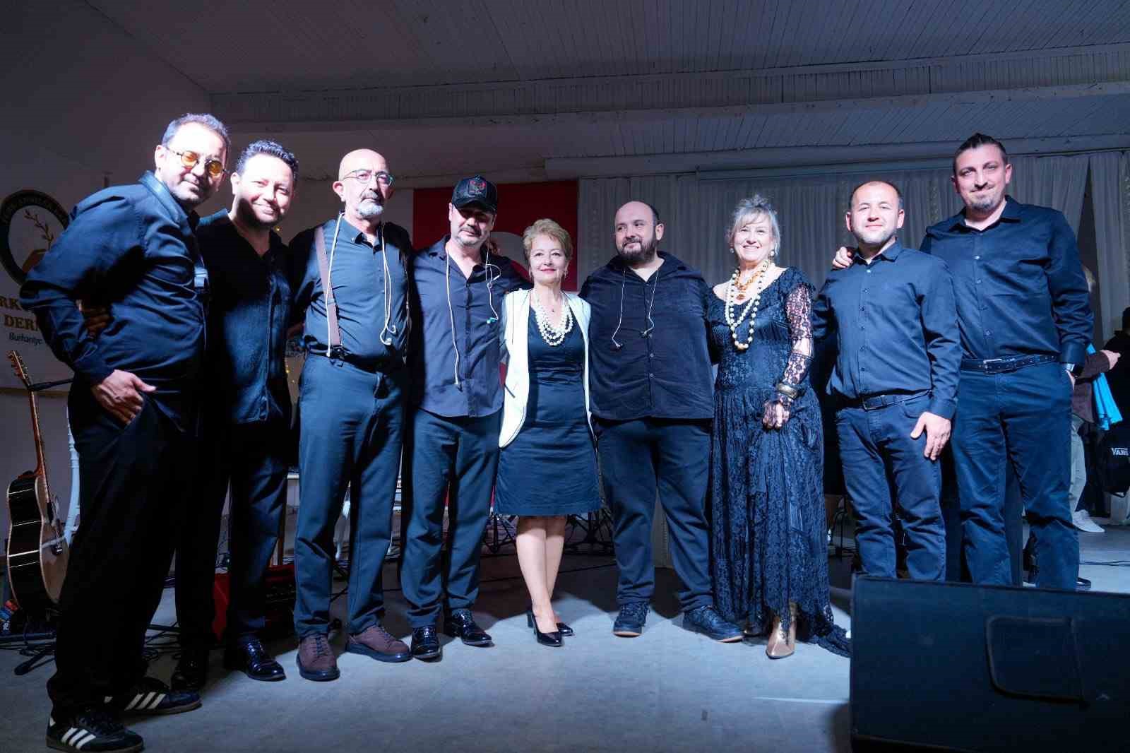 Burhaniye’de Eğitime Destek Konseri ilgi gördü
?v=1