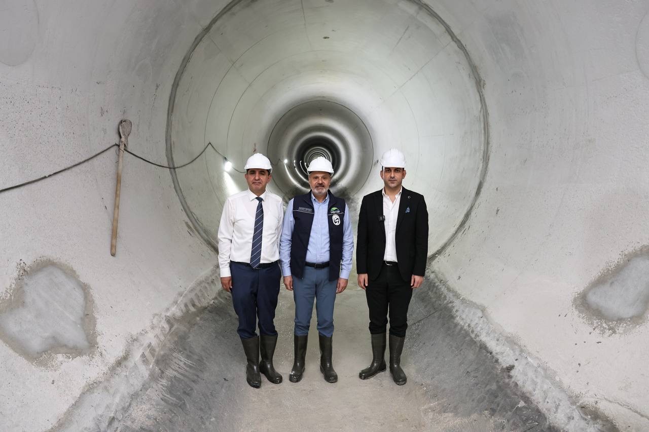 Başkan Öntürk, Türkiye’nin en büyük atık su tüneli projesini inceledi
?v=1
