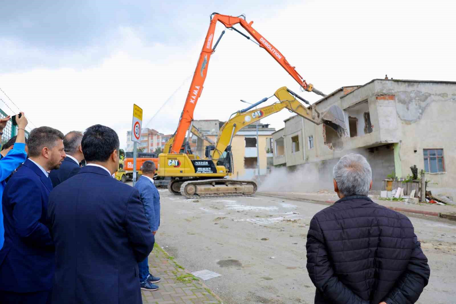 Samsun’da kentsel dönüşümde yıkım başladı
?v=1