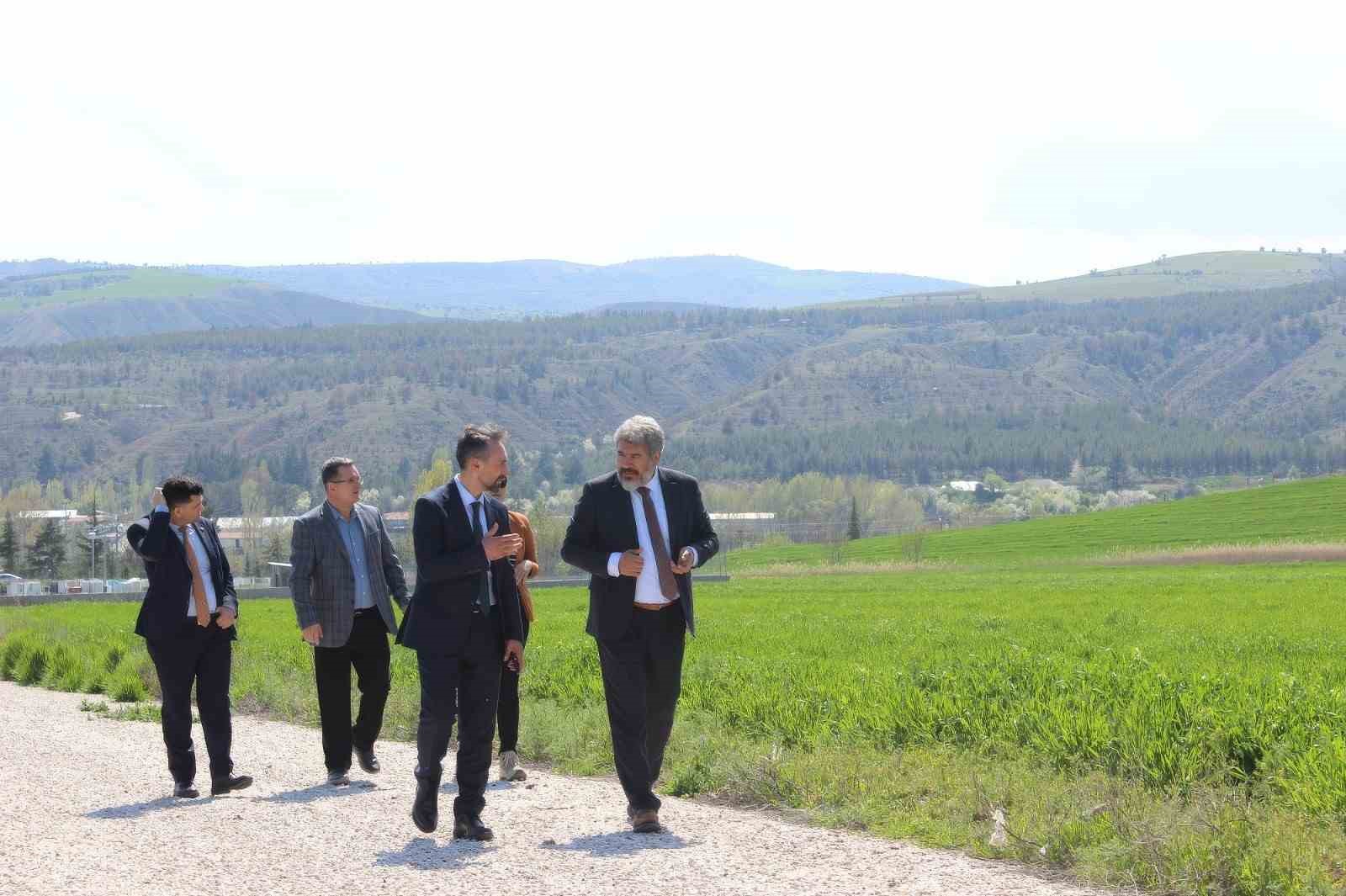 KUZKA desteğiyle hayvancılıkta eğitimli insan kaynağı yetişiyor
?v=1