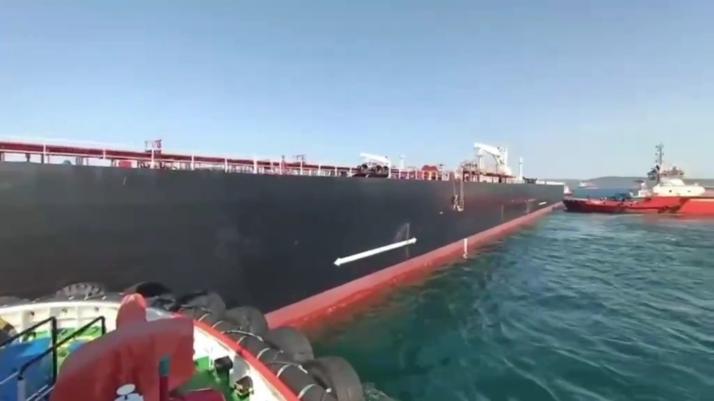 Çanakkale’de sürüklenen tanker demirletildi
?v=1