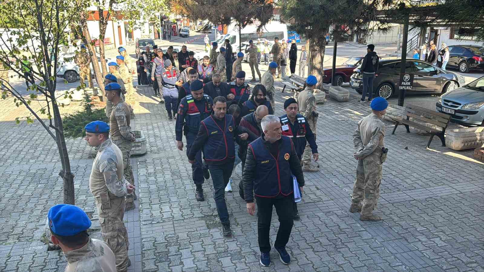 Eskişehir’de faili meçhul dosyayla ilgili 10 şüpheli adliyede
?v=1