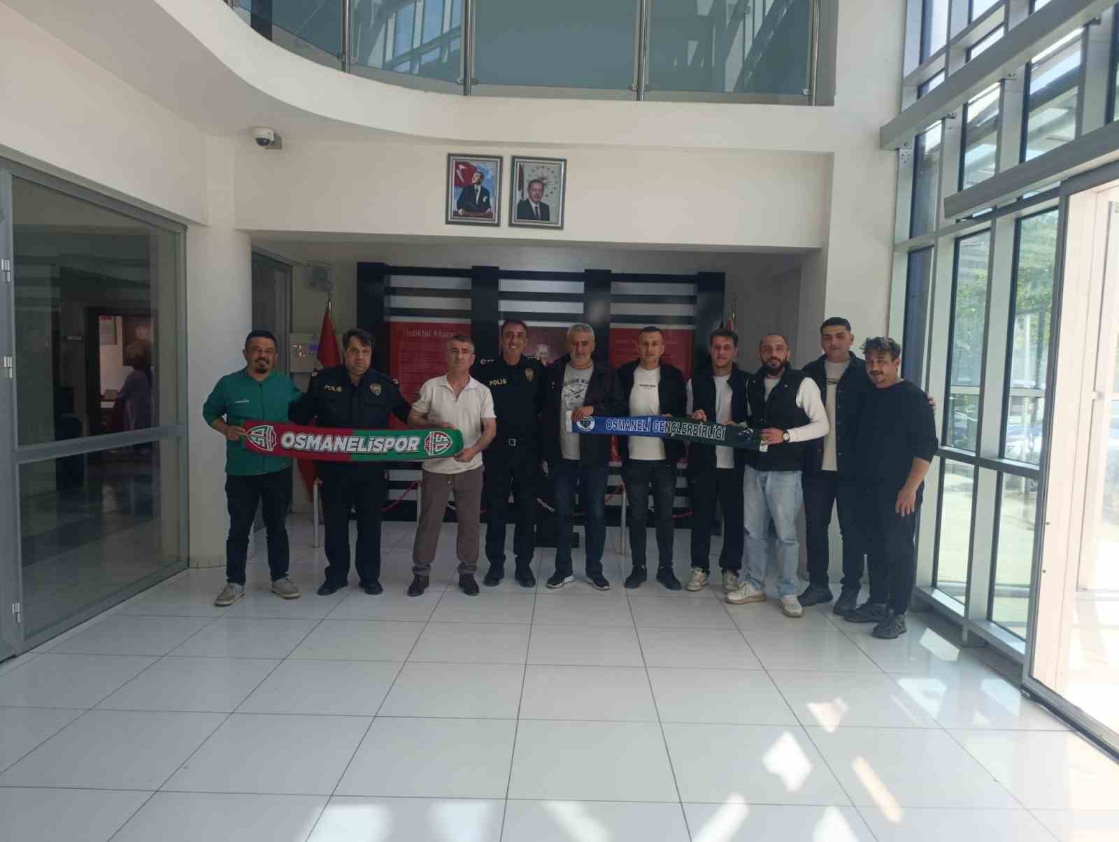 Tarihi derbi öncesi birlik, beraberlik ve güvenlik adına iki camia bir araya geldi
?v=1