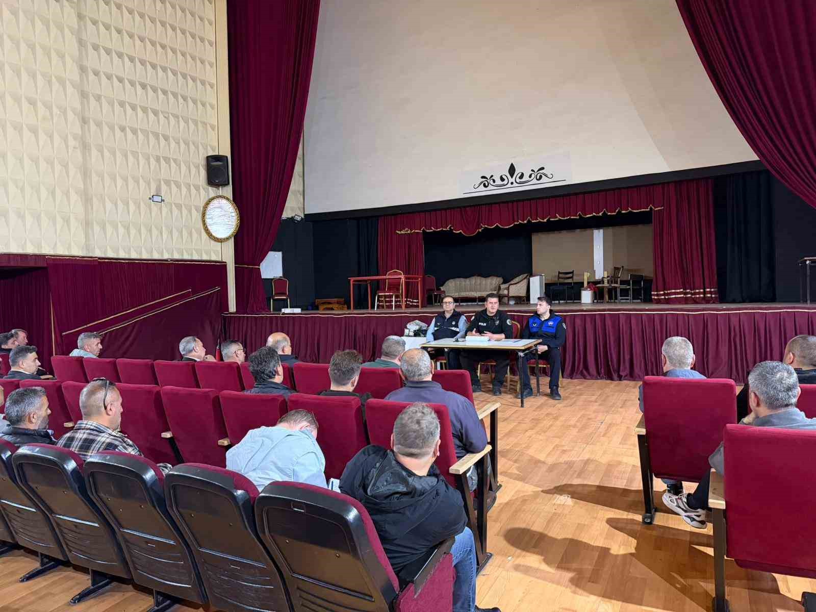 Bursa’da Şoförler Cemiyeti’nden sürücülere trafik eğitimi
?v=1