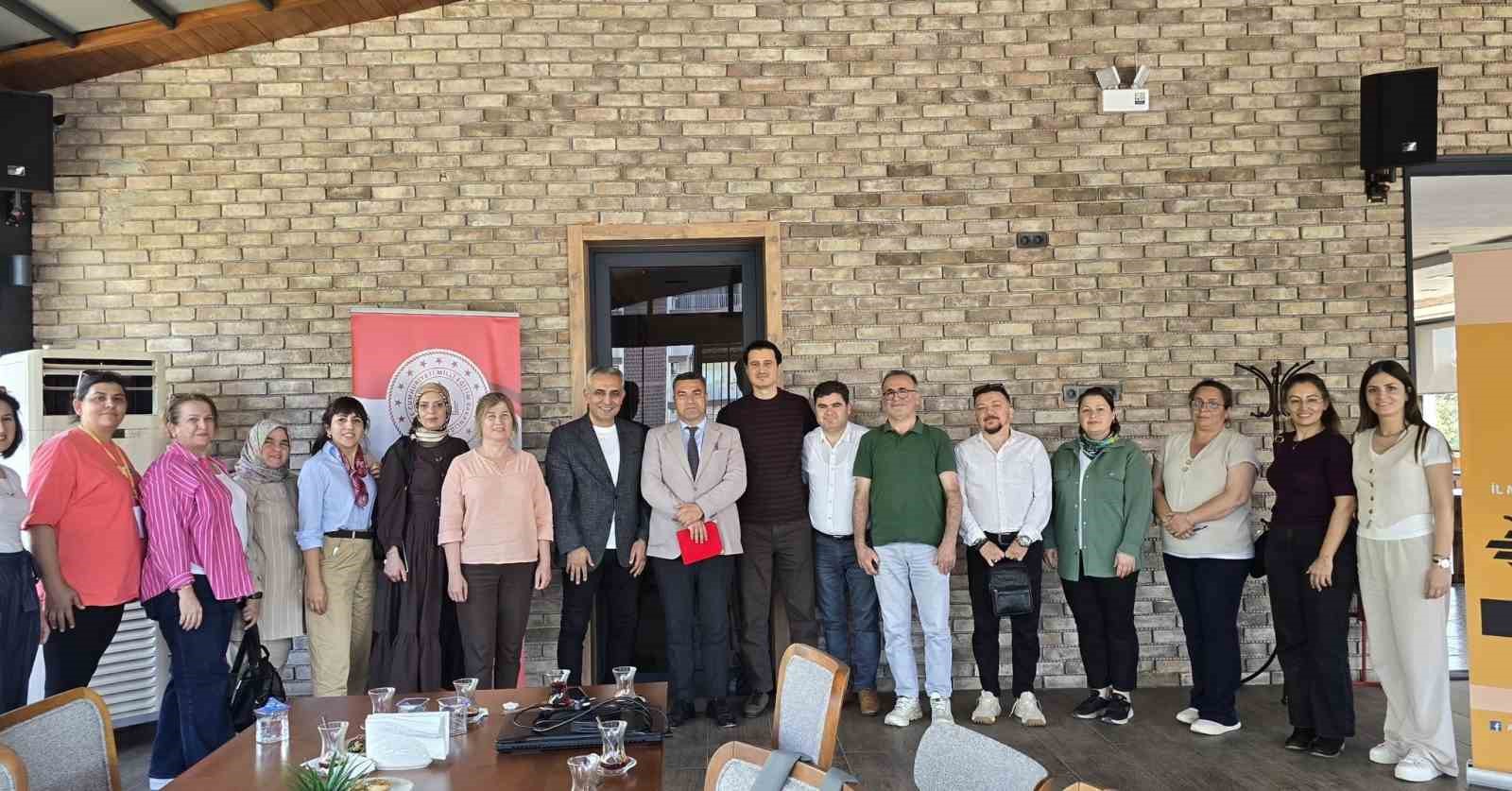 Aydın’da öğretmenlere  Fatih  anlatıldı
?v=1