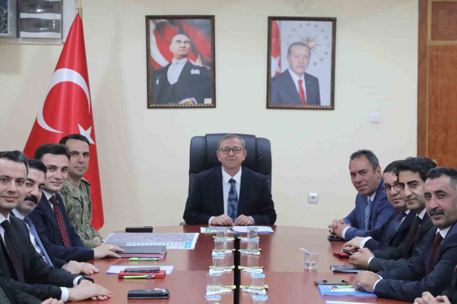 Kars’ta sığınaklar masaya yatırıldı: Koordinasyon toplantısı gerçekleştirildi
?v=1