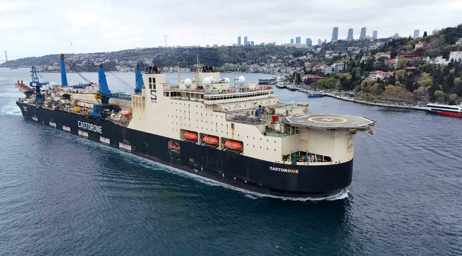 Dev boru döşeme gemisi Castorone Boğaz’dan geçti
?v=1