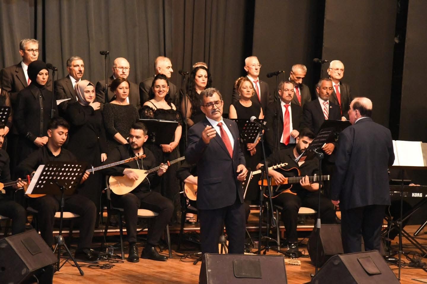 Osmaniye’de Türk halk müziği rüzgarı esti
?v=1