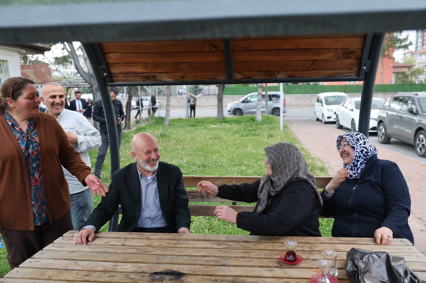 Başkan Çolakbayrakdar:  Her hafta mahallelerimizdeyiz, sorunlara yerinde çözüm üretiyoruz 
?v=1