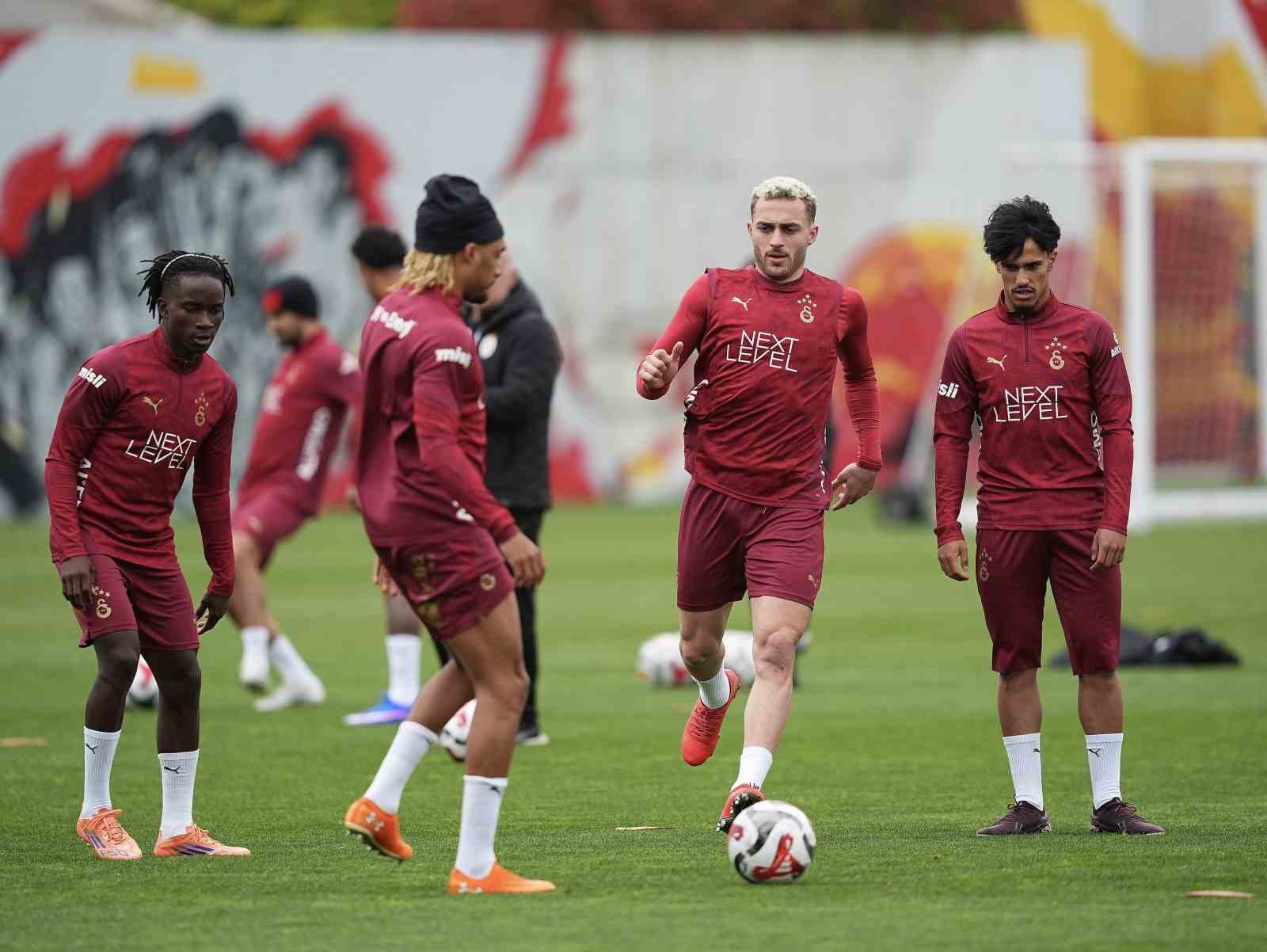 Galatasaray, Samsunspor maçı hazırlıklarını sürdürdü
?v=1