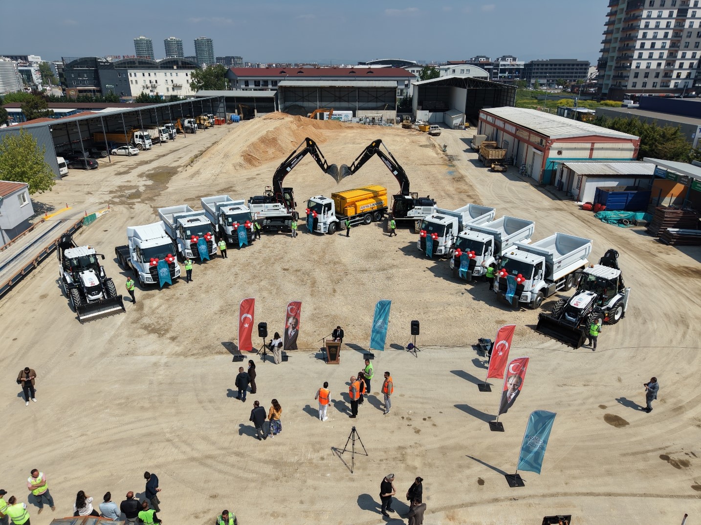 Nilüfer Belediyesi’nin yeni araçları yollarda
?v=1