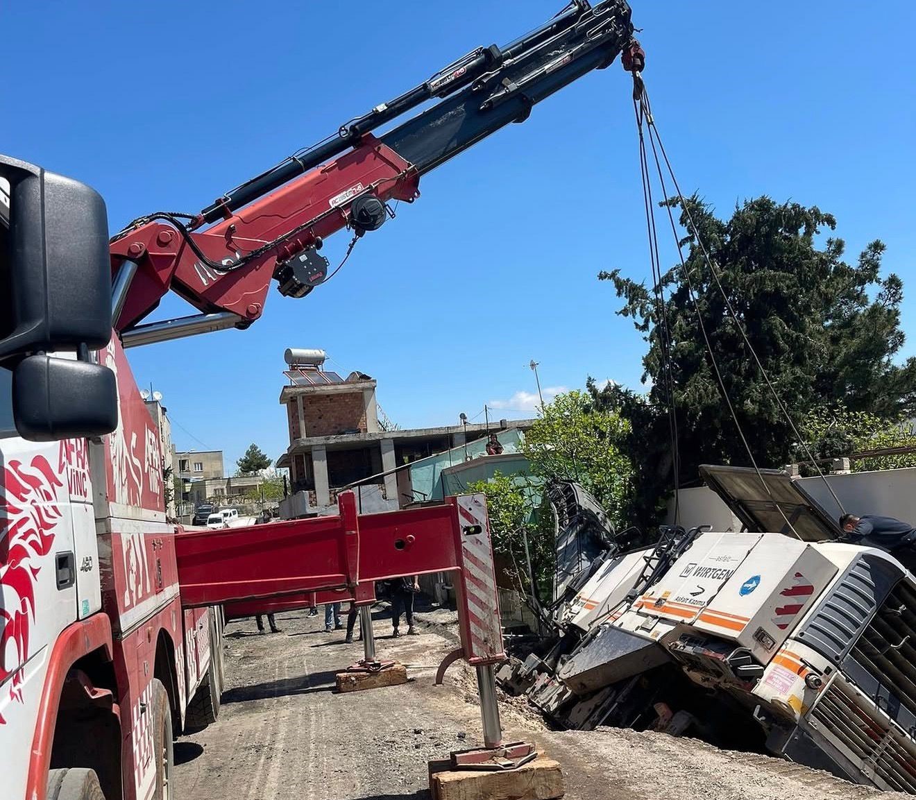 Siirt’te iş makinesi devrildi
?v=1