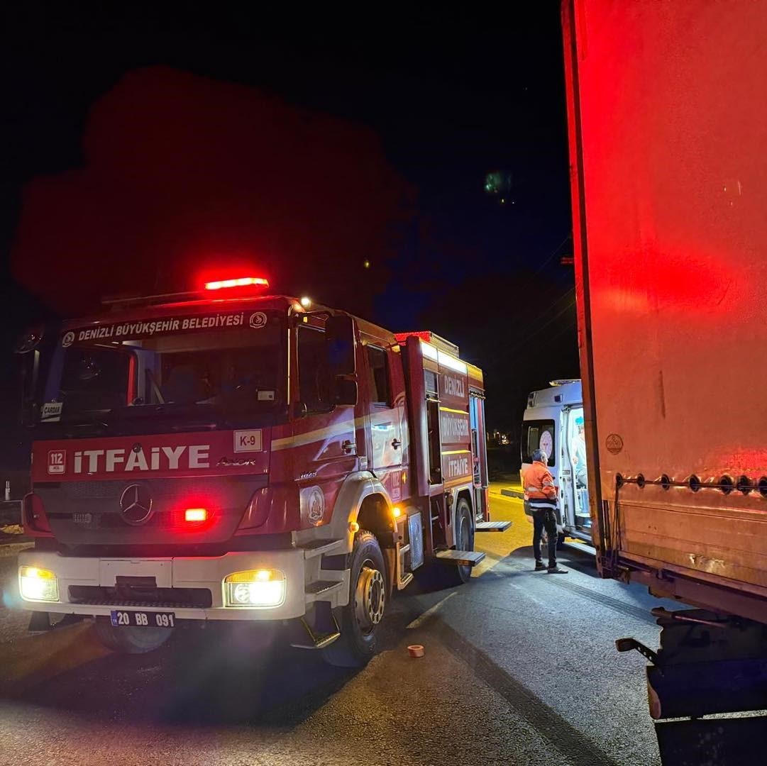 Tıra yandan çarpan otomobilde 1 kişi öldü, 1 kişi ağır yaralandı
?v=1