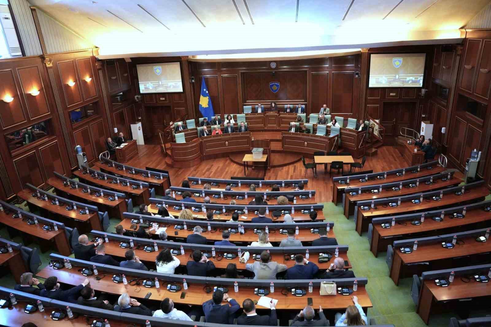 Kosova’da halk, 7 Haziran’da erken genel seçimler için sandık başına gidecek
?v=1