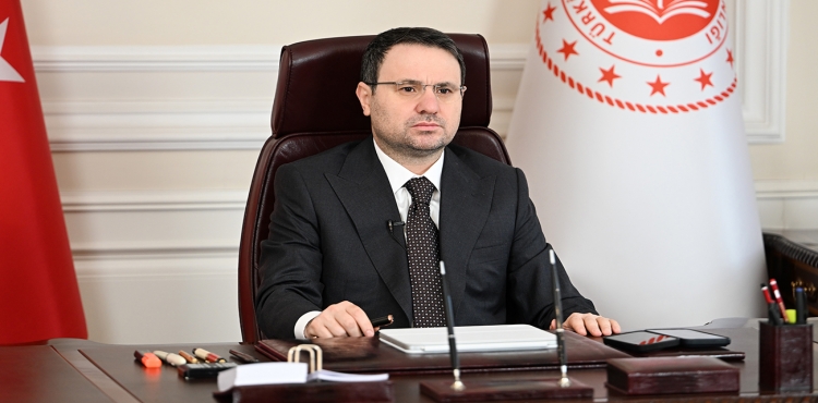 İstanbul’da kendini hakim, savcı olarak tanıtan şahıs hakkında soruşturma başlatıldı?v=1