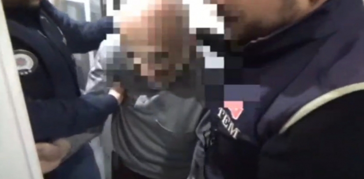 FETÖ Firarisi Gizli Bölmede Yakalandı?v=1
