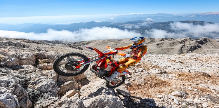 Enduro tutkunları 3 bin 200 rakıma tırmanacak?v=1