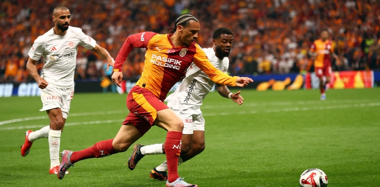 Okan Buruk Tarihe Geçti Galatasaray Üst Üste 4. Kez Şampiyon
