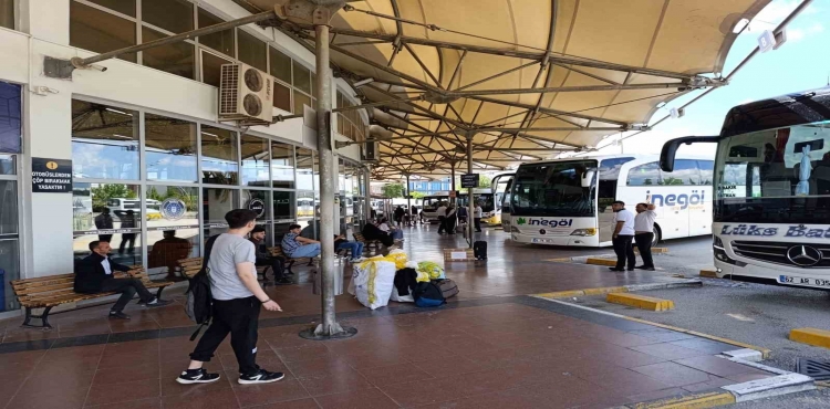 Terminalde Unutulan Çantadan Servet Çıktı Yarım Kilo Altın Bulundu?v=1