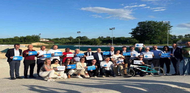 Emin Müftüoğlu, UCI Yönetim Kurulu Toplantıları İçin İtalya’da?v=1