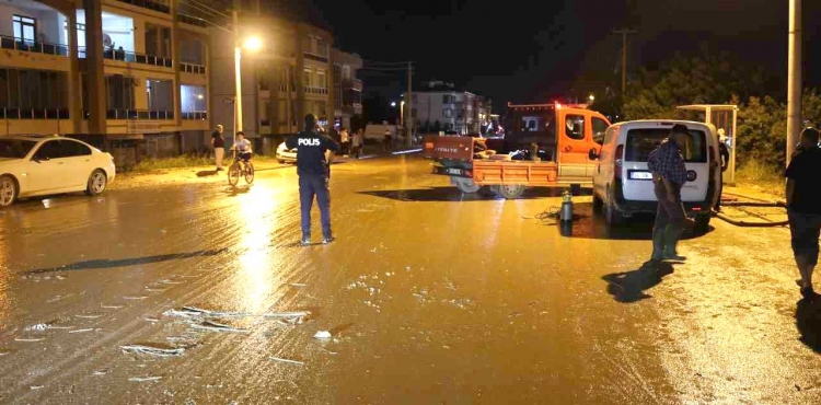 Konya'da Dağdan Gelen Sel Mahalleyi Yuttu?v=1