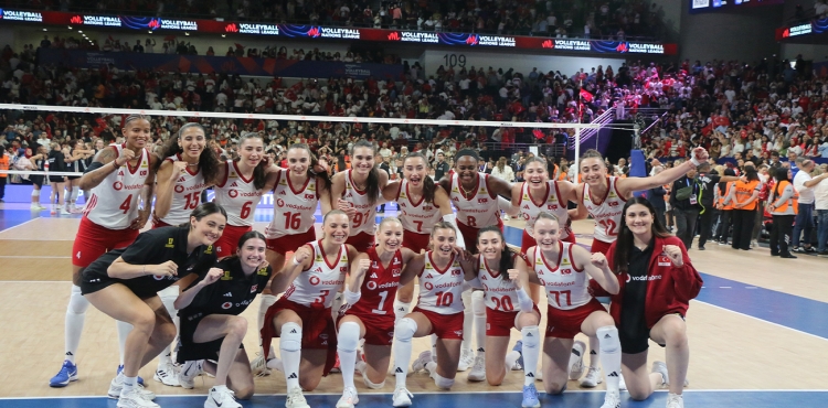 A Milli Kadın Voleybol Takımı, Almanya’yı 3-2 mağlup etti?v=1