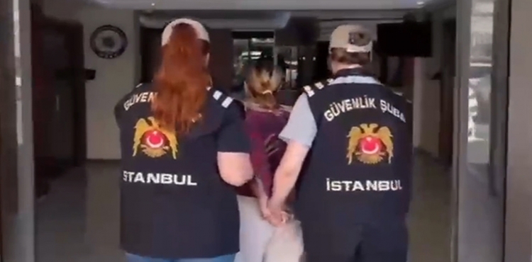 Metroda başörtülü kadına hakaret eden şüpheli tutuklandı?v=1