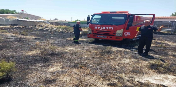 Karapınar’da Ot Yangını Paniğe Neden Oldu?v=1