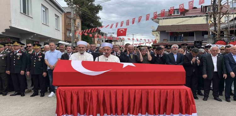 Eskişehir’de Şehit Olan Uzman Çavuş Samsun’da Toprağa Verildi?v=1