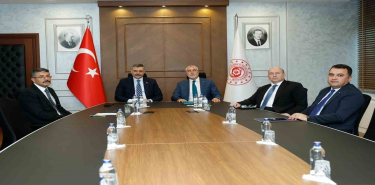 Bakan Çiftçi Toplum Yararına Programları 81 İlimizin Valiliklerine Toplam 30 Bin Kontenjan Tahsis Edilecek