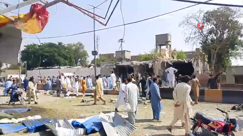 Pakistan'da Bombalı Saldırı: 15 Ölü, 50'den Fazla Yaralı