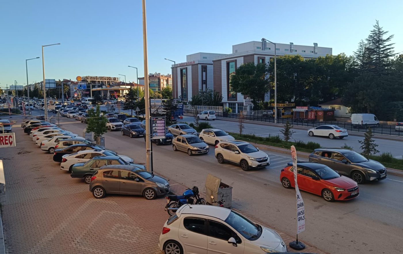 Bayram Tatili Dönüşünde Konya Yolunda Yoğunluk