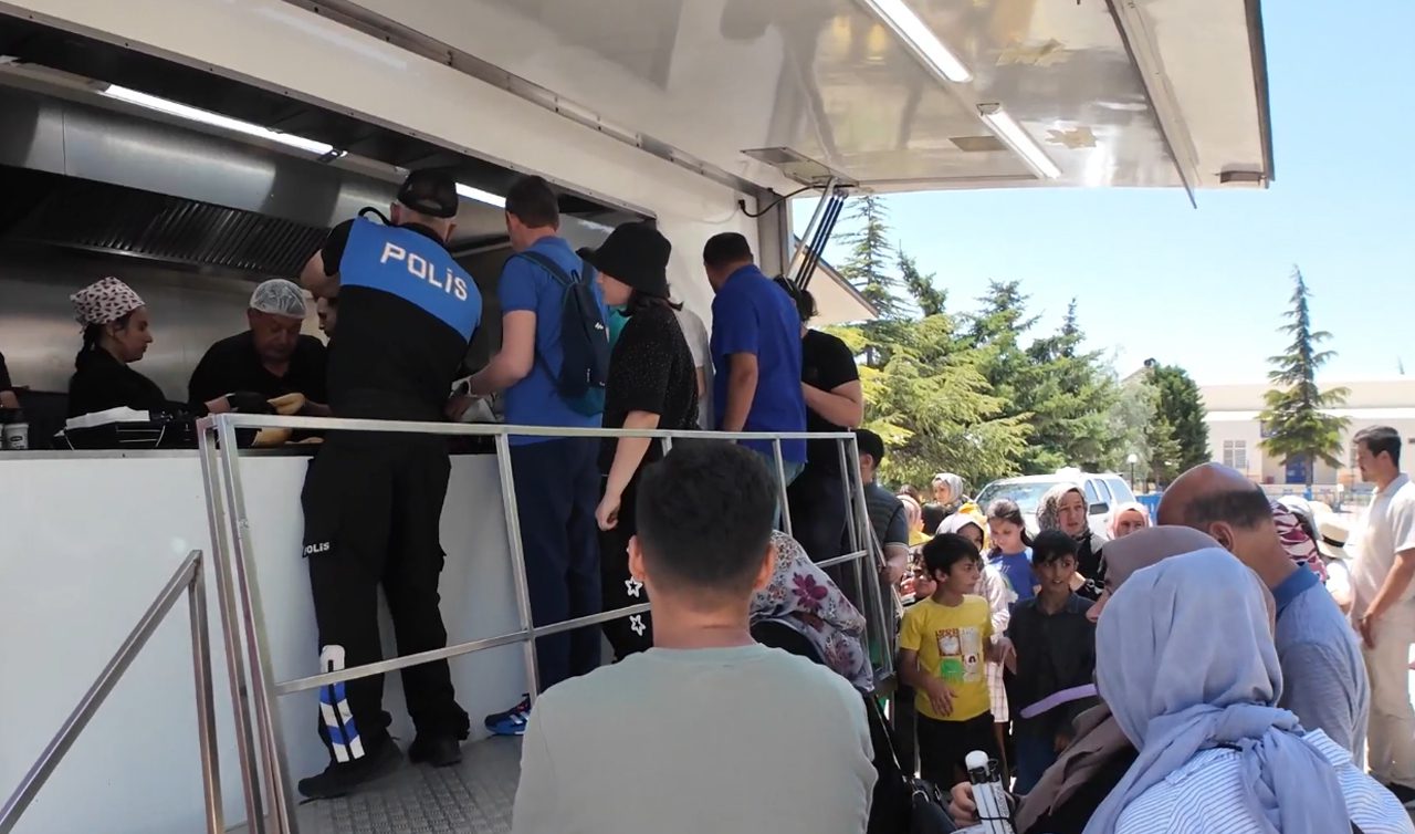 Konya Polisinden 27 Bin 522 Çocuk ve Gence Güvenli Gelecek Desteği