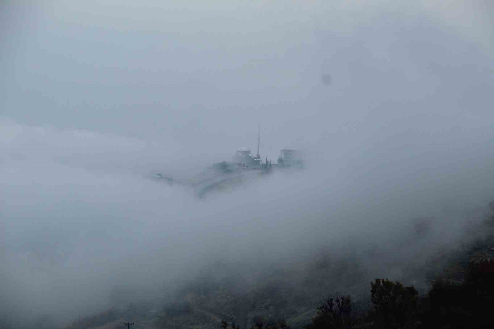 Şırnak’ta sis kartpostallık görüntüler oluşturdu
